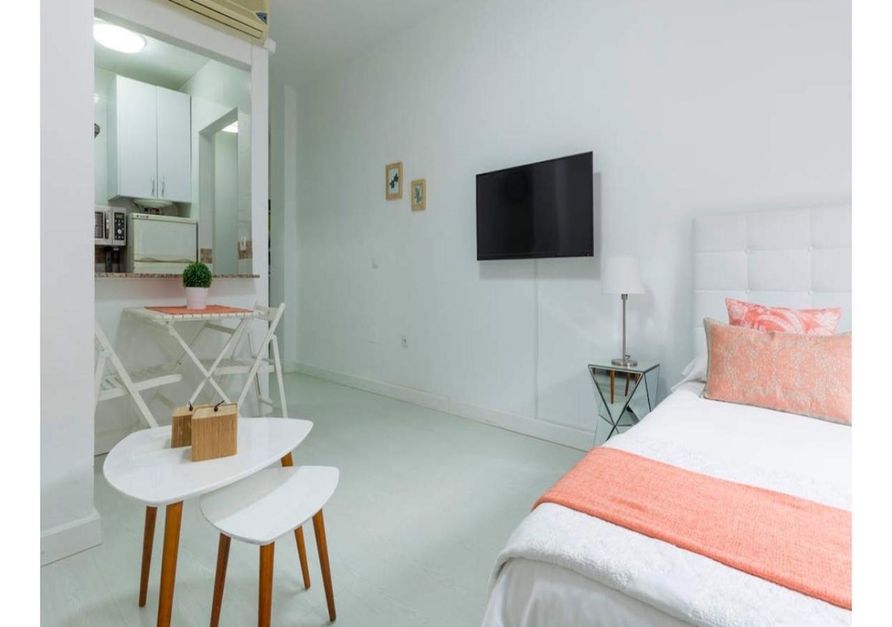 Lovely Studio At The City Heart! Málaga Exterior foto